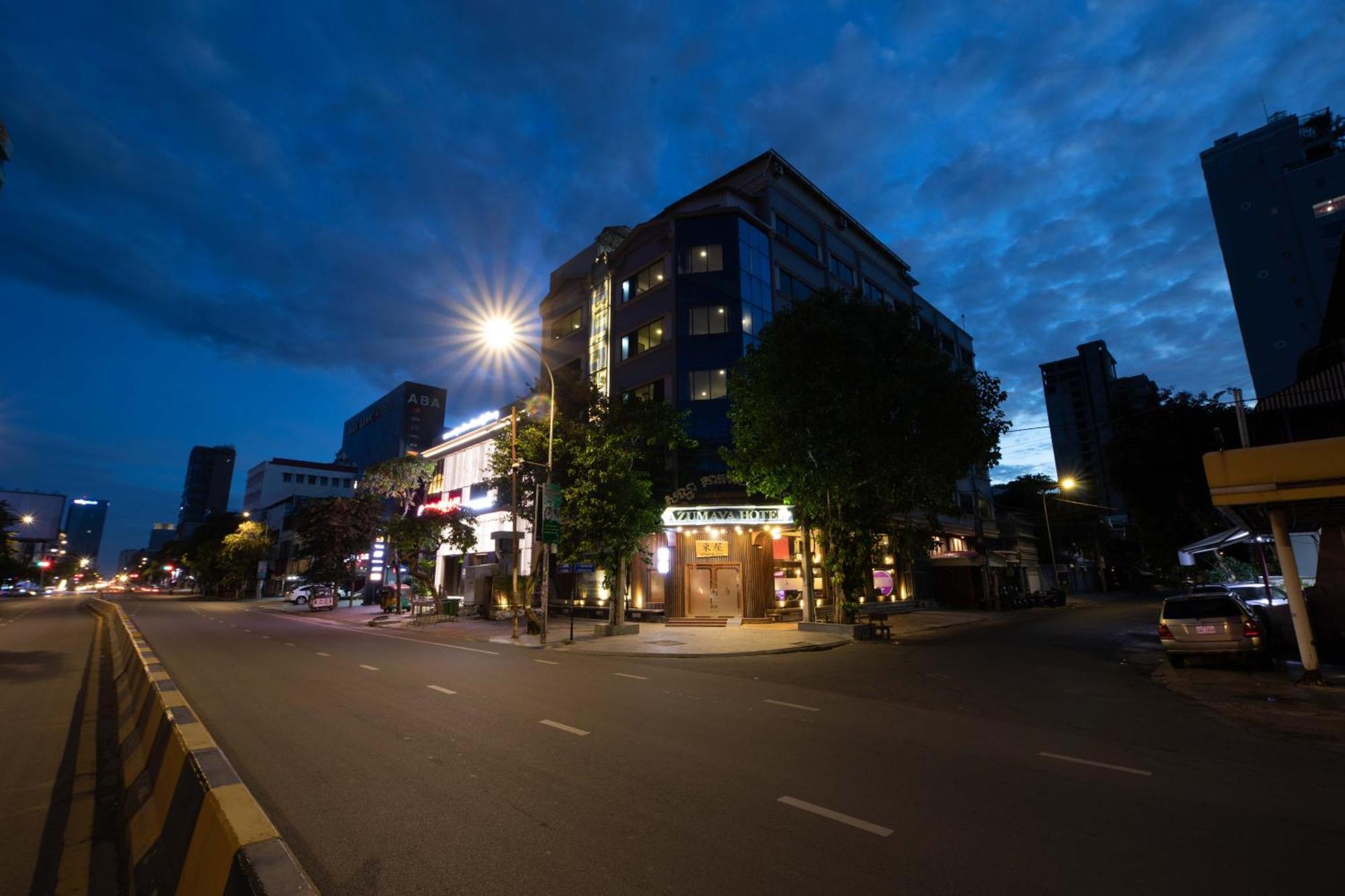Azumaya Hotel Phnom Penh Exterior photo